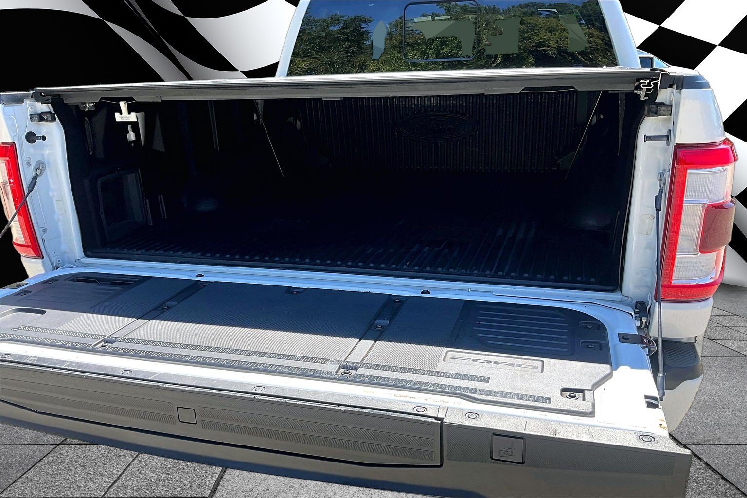 Certified 2023 Ford F150 Lariat AWD/4WD image 27