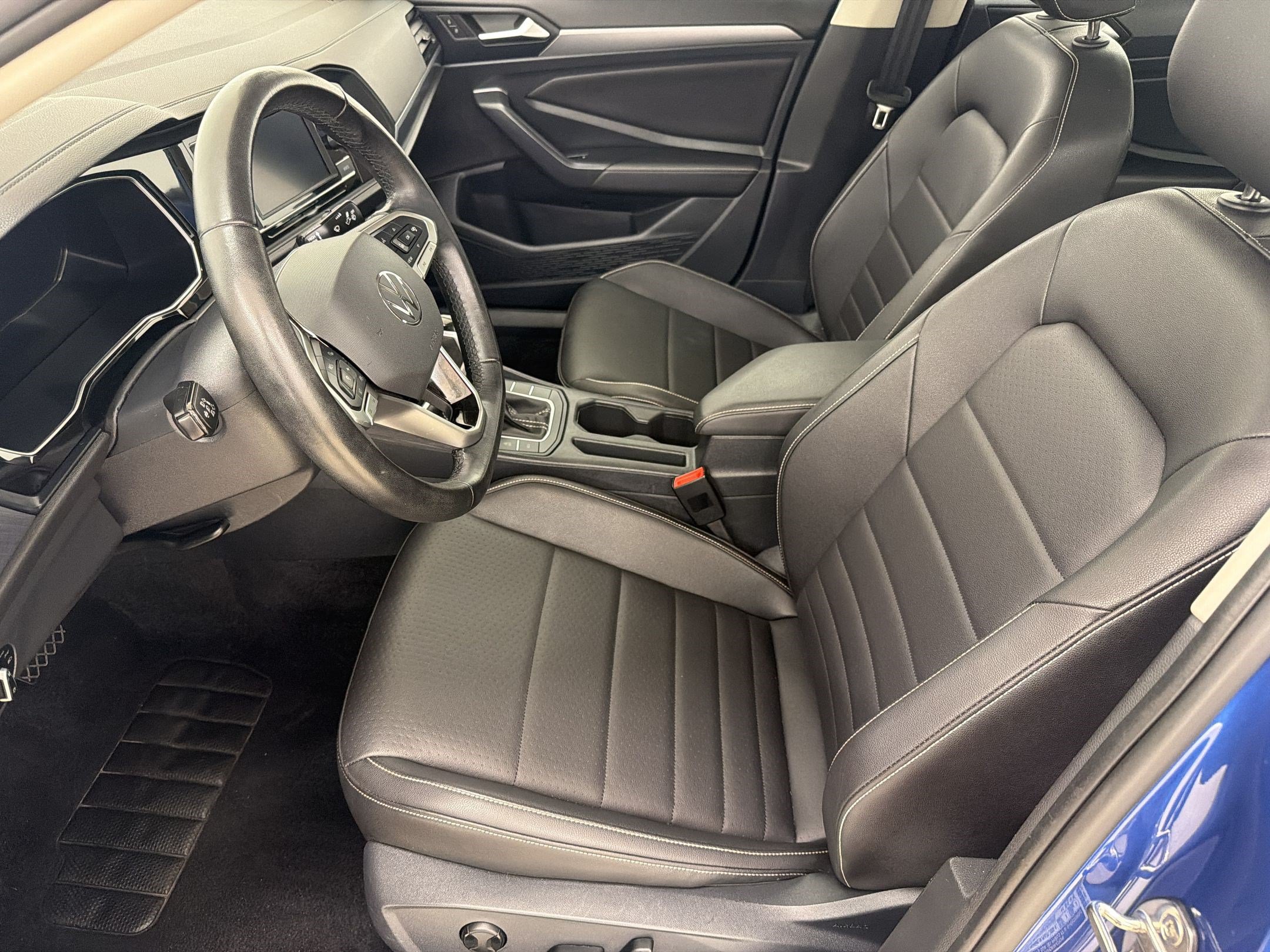 Used 2024 Volkswagen Jetta SE FWD image 5