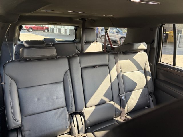 Used 2021 Chevrolet Suburban Z71 AWD/4WD image 18