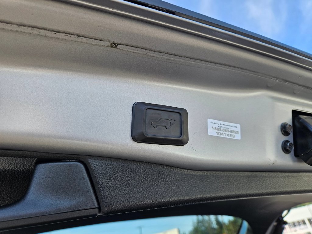 Used 2022 Toyota RAV4 XLE Premium AWD/4WD image 14
