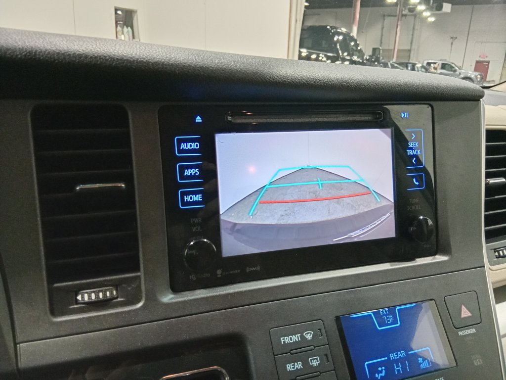 Used 2017 Toyota Sienna LE FWD image 22