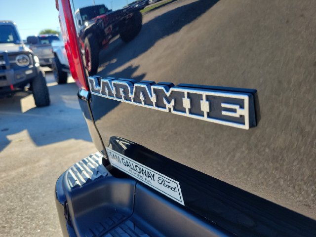 Used 2024 RAM 1500 Laramie AWD/4WD image 9