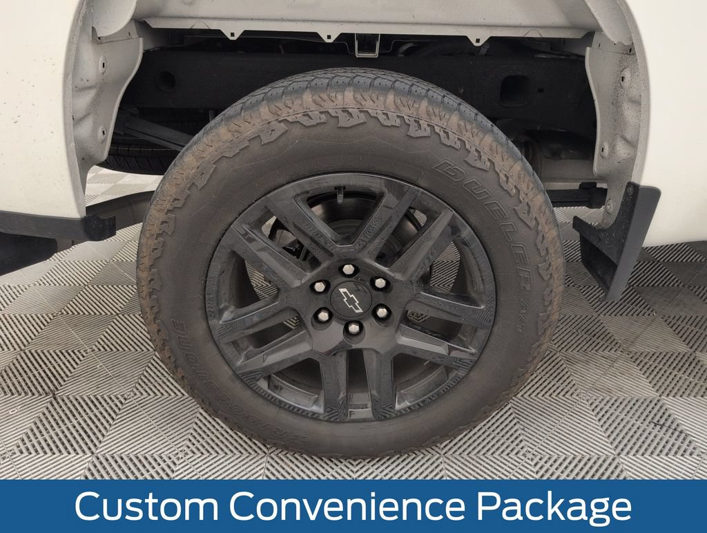 Used 2025 Chevrolet Silverado 1500 Custom Trail Boss w/ Turbomax Blackout Package AWD/4WD image 19