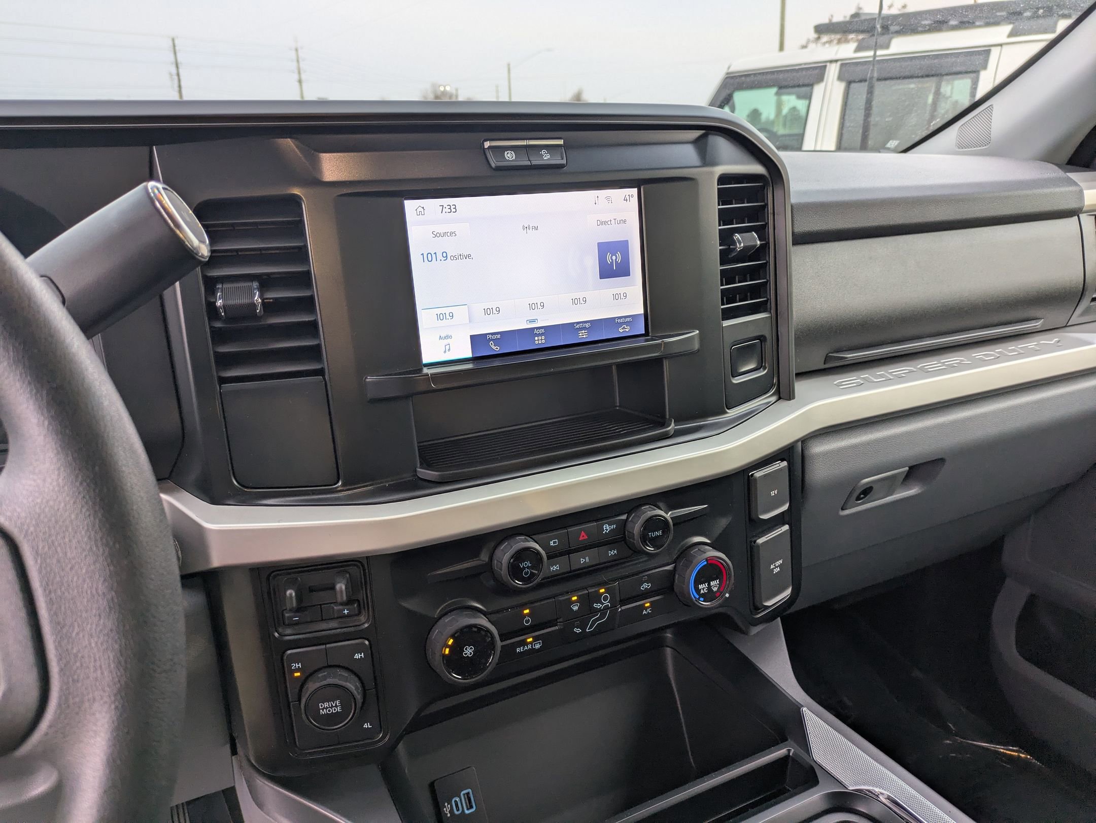 Certified 2025 Ford F450 XLT w/ 360-Degree Camera Package image 22