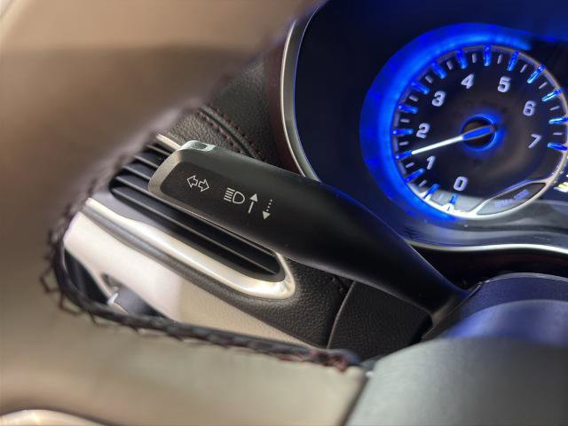 Used 2019 Chrysler Pacifica Limited image 21