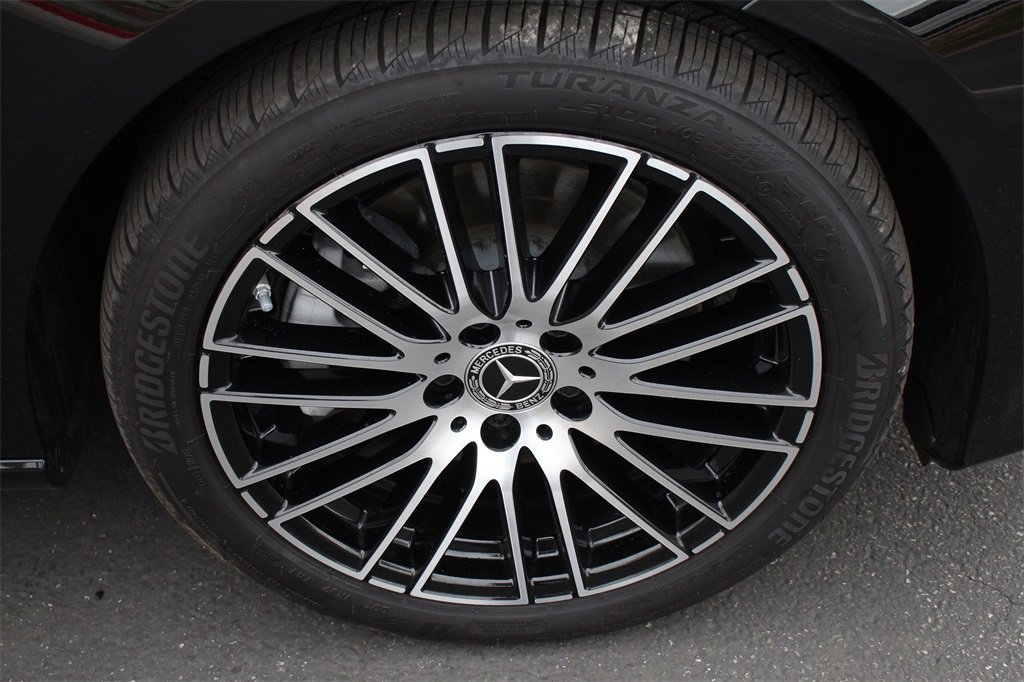 Used 2024 Mercedes-Benz C 300 Sedan image 29