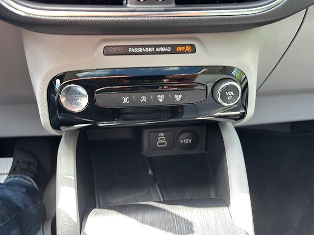 Certified 2025 Ford Escape Platinum w/ Class II Trailer Tow Package AWD/4WD image 24