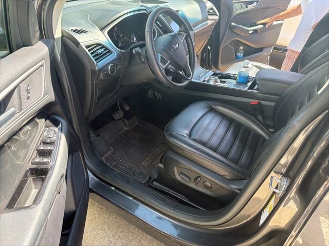 Certified 2020 Ford Edge SEL w/ Convenience Package AWD/4WD image 3
