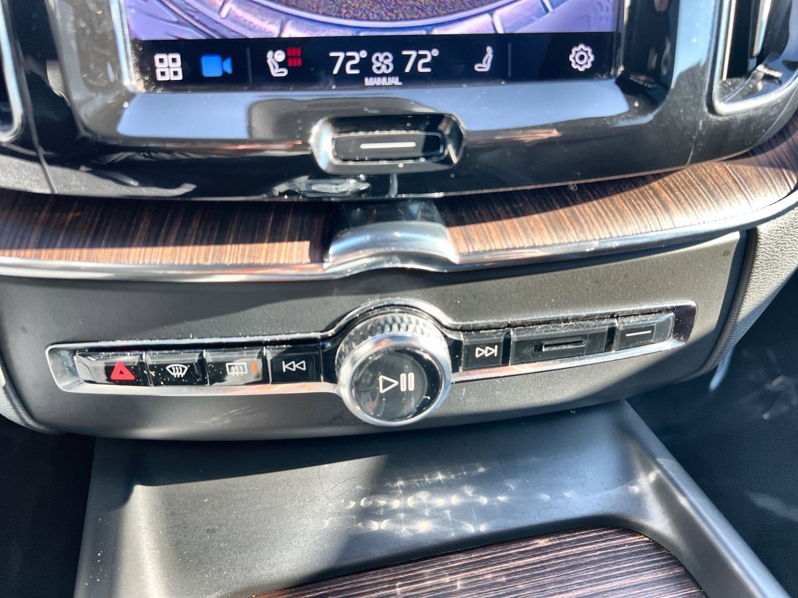 Used 2022 Volvo XC60 B5 Inscription w/ Climate Package image 20