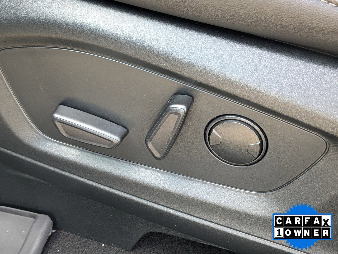 Certified 2024 Ford Explorer XLT w/ Equipment Group 202A image 24