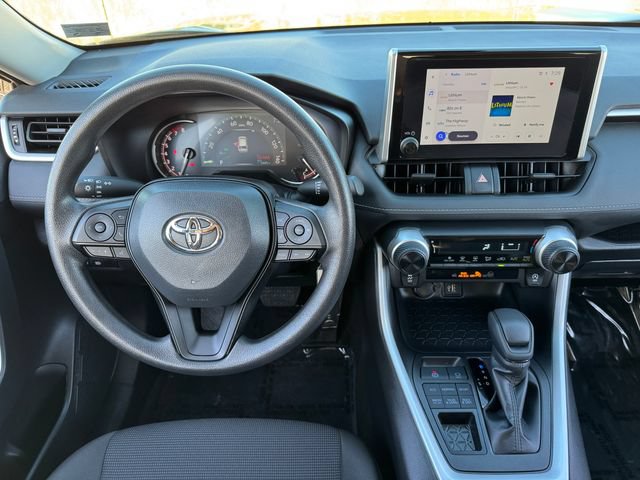 Used 2025 Toyota RAV4 LE AWD/4WD image 4