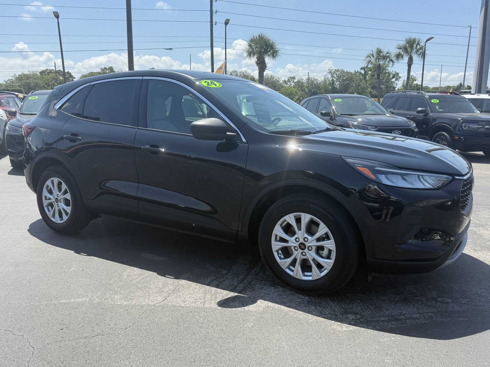 Certified 2024 Ford Escape Active FWD image 2