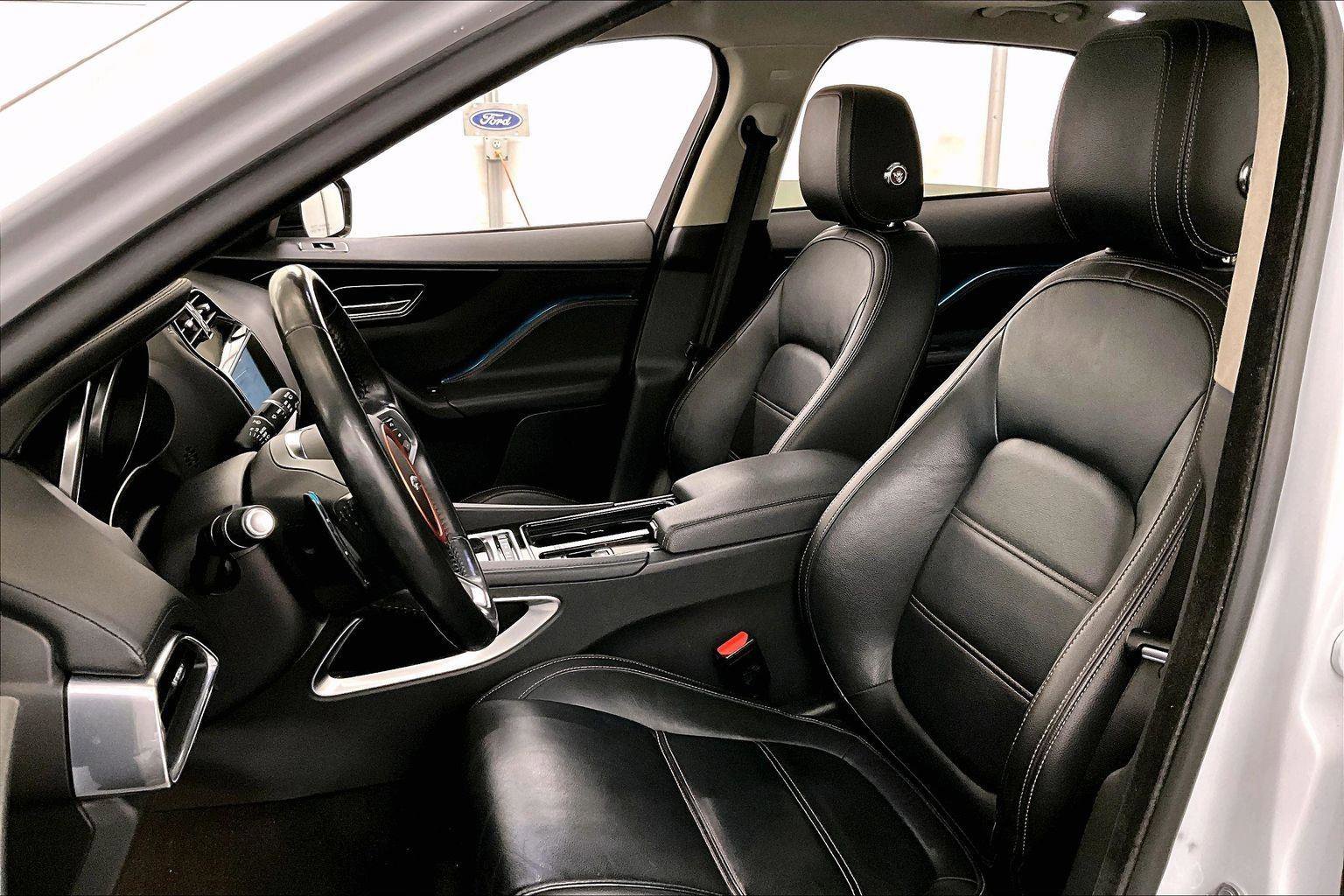 Used 2020 Jaguar F-PACE Prestige image 24