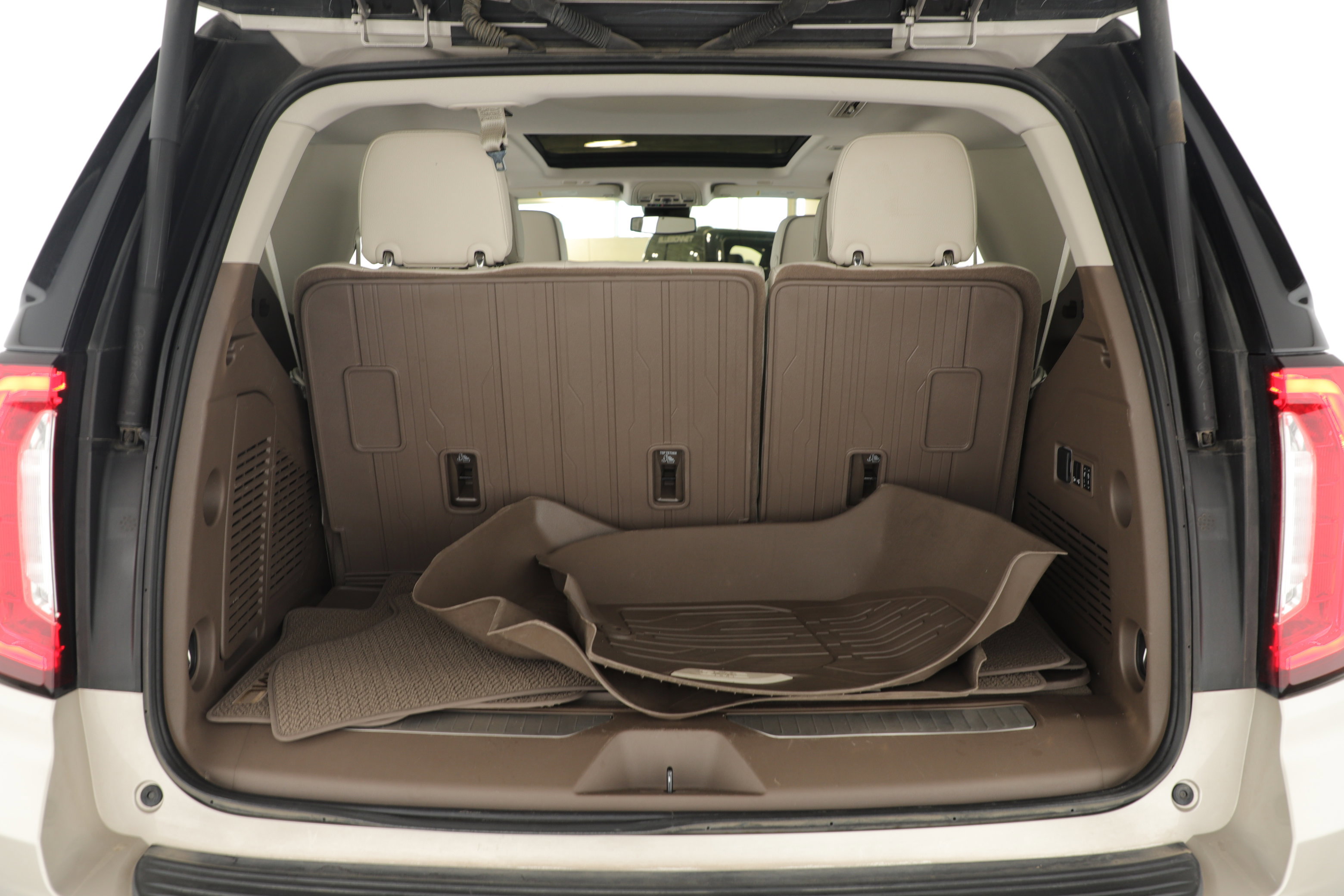 Used 2023 GMC Yukon Denali w/ Max Trailering Package image 5