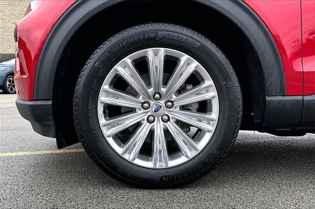 Certified 2022 Ford Explorer Limited w/ Equipment Group 301A image 9