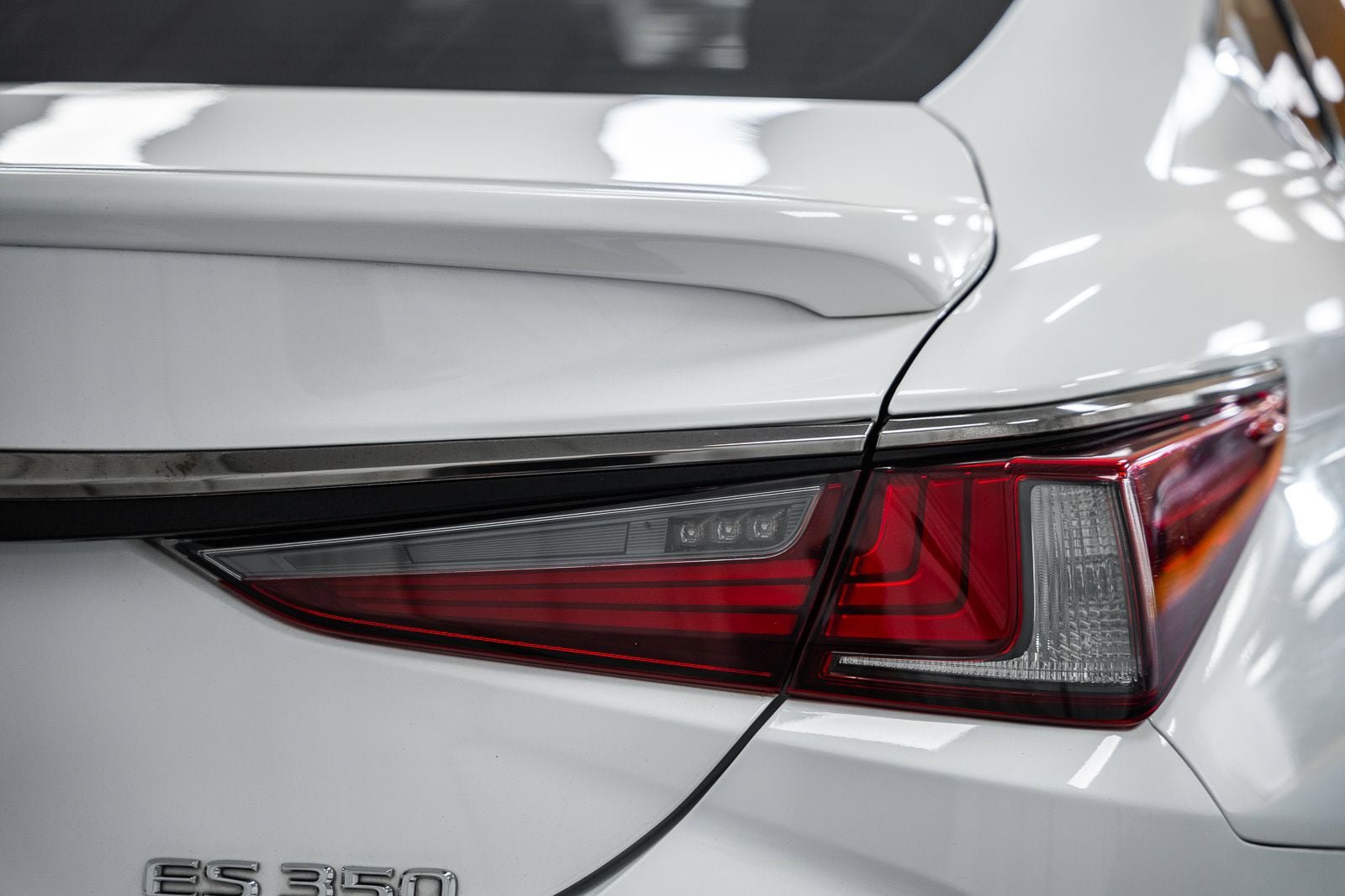 Used 2021 Lexus ES 350 F Sport w/ Accessory Package FWD image 7