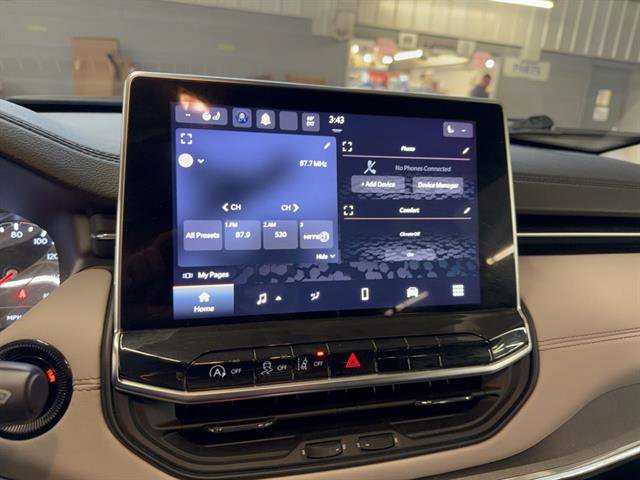 Used 2022 Jeep Compass Limited image 16