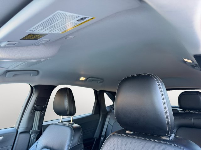 Certified 2025 Ford Escape Platinum AWD/4WD image 12