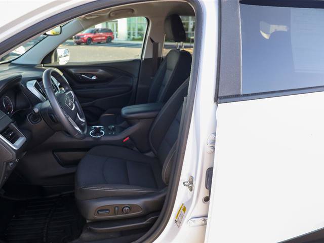 Used 2022 GMC Terrain SLE w/ Driver Convenience Package AWD/4WD image 2