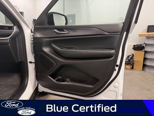 Used 2024 Jeep Grand Cherokee Altitude AWD/4WD image 27
