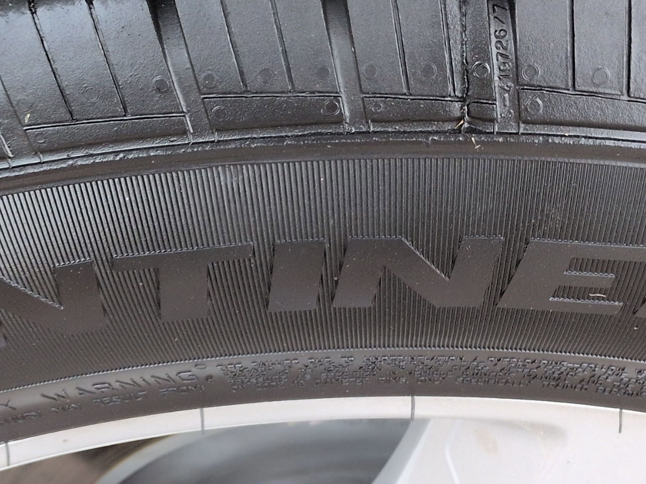 Certified 2018 Ford Explorer XLT w/ Equipment Group 202A image 11