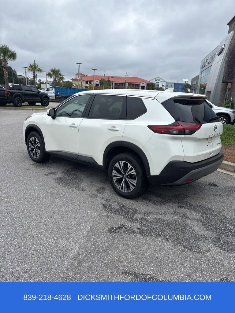 Used 2023 Nissan Rogue SV image 3