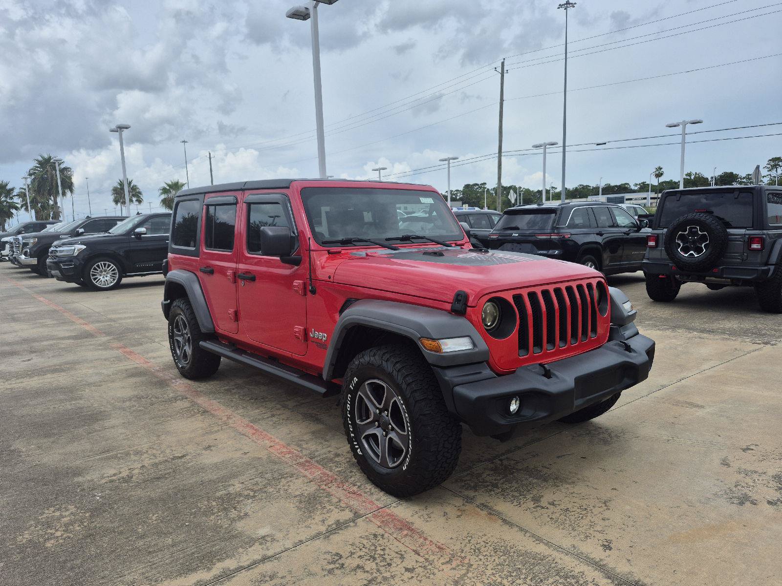Used 2018 Jeep Wrangler Unlimited Sport S AWD/4WD image 14