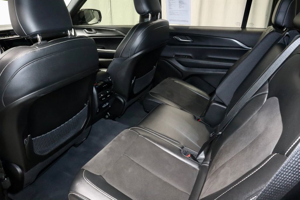 Used 2023 Jeep Grand Cherokee L Laredo AWD/4WD image 21