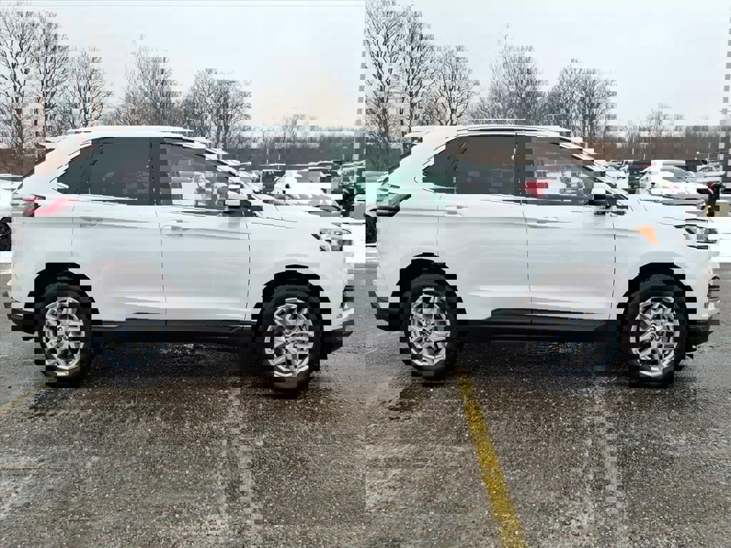 Certified 2022 Ford Edge SEL w/ Convenience Package image 9