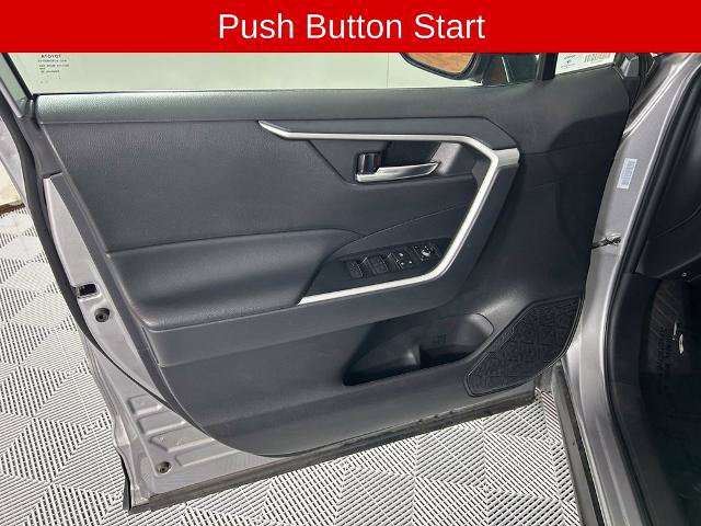 Used 2025 Toyota RAV4 XLE AWD/4WD image 10