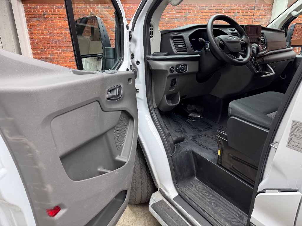 Certified 2025 Ford Transit 250 Low Roof w/ Exterior Upgrade Package RWD image 9