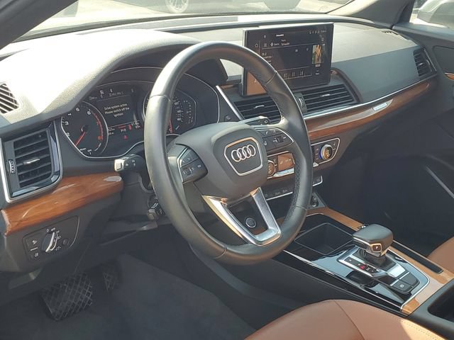 Used 2022 Audi Q5 2.0T Premium w/ Convenience Package AWD/4WD image 8