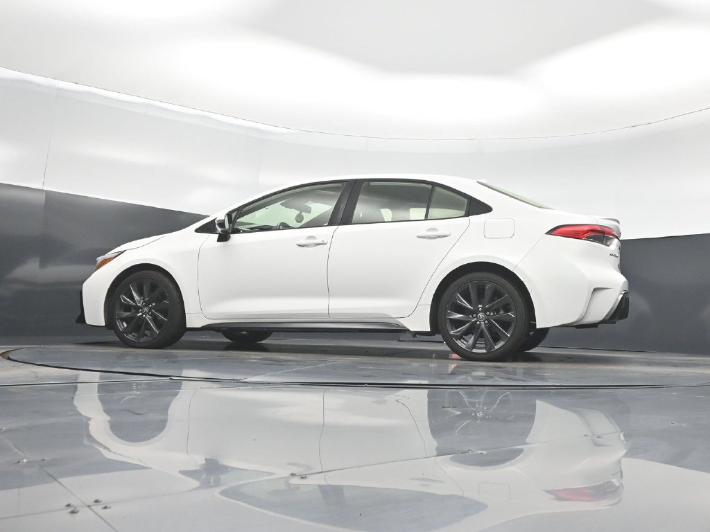Used 2025 Toyota Corolla SE w/ SE Premium Package FWD image 51