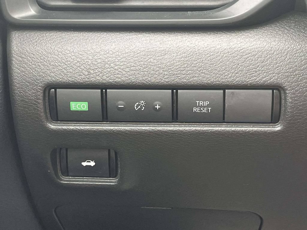 Used 2025 Nissan Sentra S FWD image 25