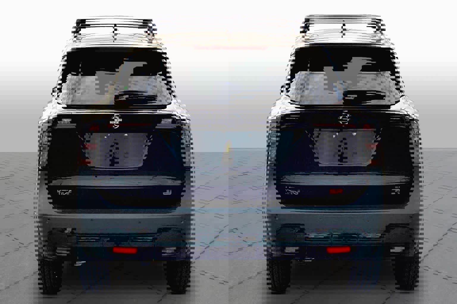 Used 2026 Nissan Kicks SR image 2