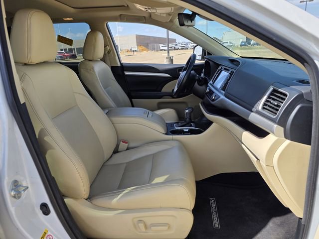 Used 2017 Toyota Highlander XLE image 26
