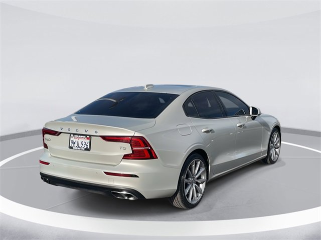 Used 2020 Volvo S60 T5 Momentum w/ Premium Package image 5