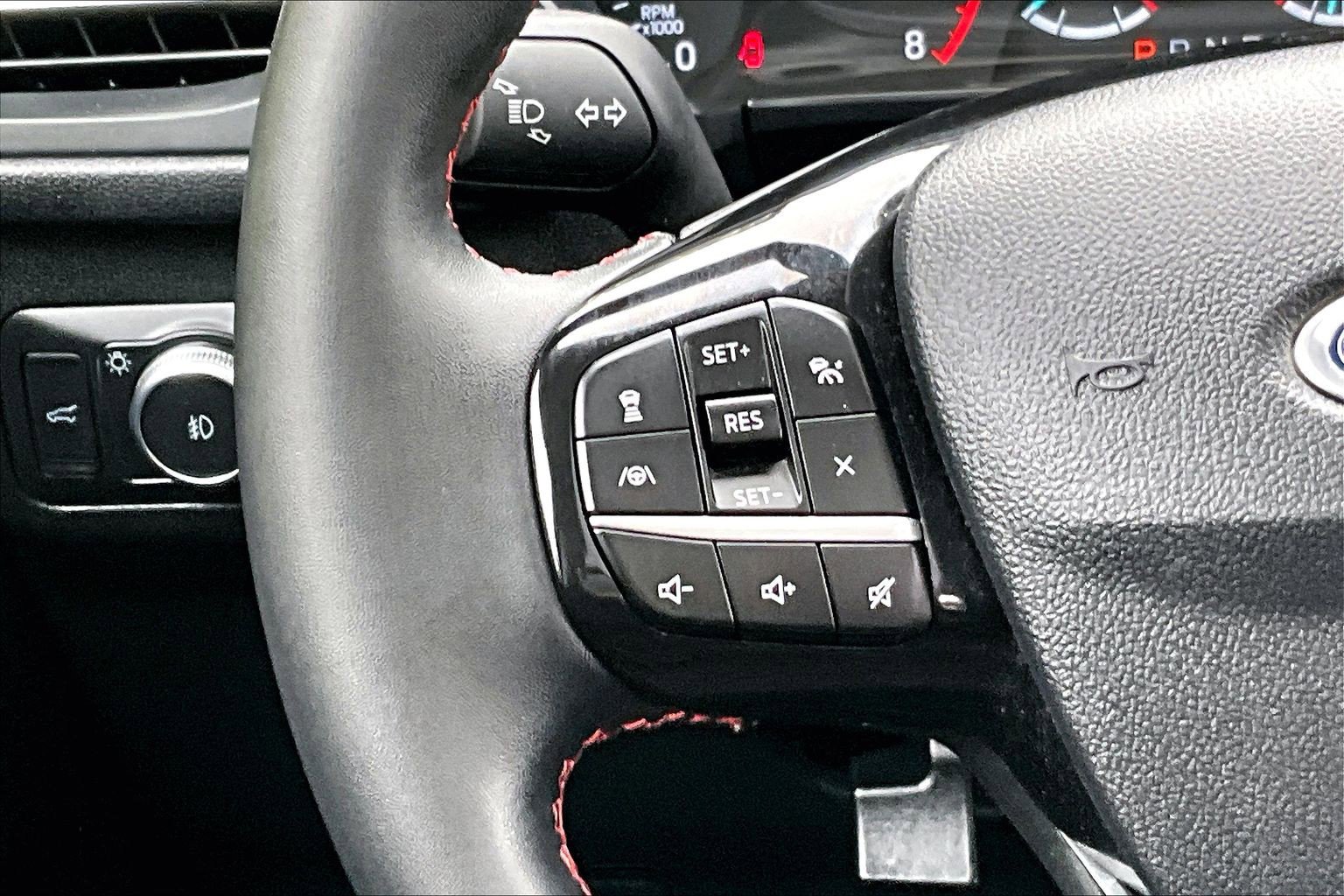 Certified 2022 Ford Escape SEL w/ SEL Stealth AWD Package image 20