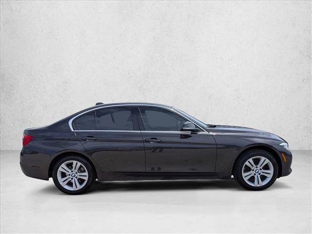 Used 2017 BMW 330i xDrive Sedan AWD/4WD image 4