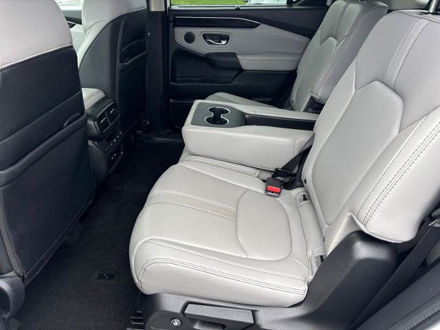 Used 2024 Honda Pilot Touring image 16