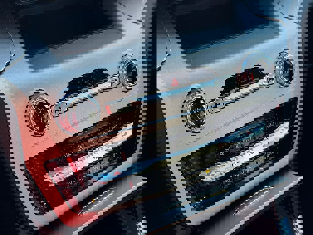 Certified 2022 Ford Explorer XLT w/ Equipment Group 202A image 32