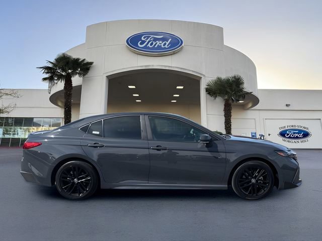 Used 2025 Toyota Camry SE w/ Convenience Package FWD image 2