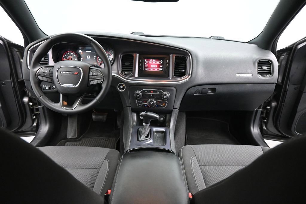 Used 2017 Dodge Charger SE w/ Blacktop Package RWD image 18