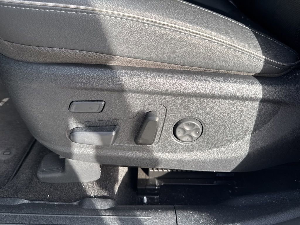 Used 2023 Hyundai Santa Fe Limited image 9