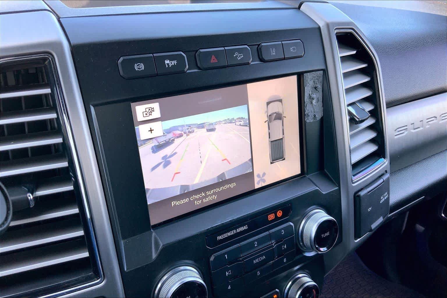 Certified 2019 Ford F250 Platinum w/ Platinum Ultimate Package AWD/4WD image 27