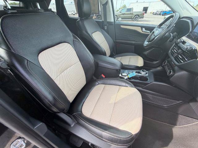 Certified 2022 Ford Escape Titanium w/ Titanium Elite Package AWD/4WD image 40