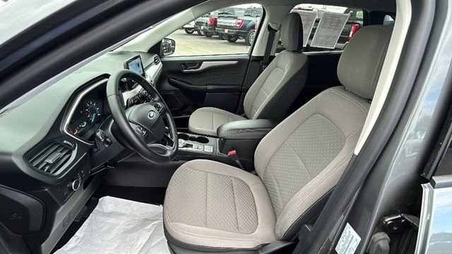 Certified 2022 Ford Escape SE w/ SE Sport Appearance Package image 17
