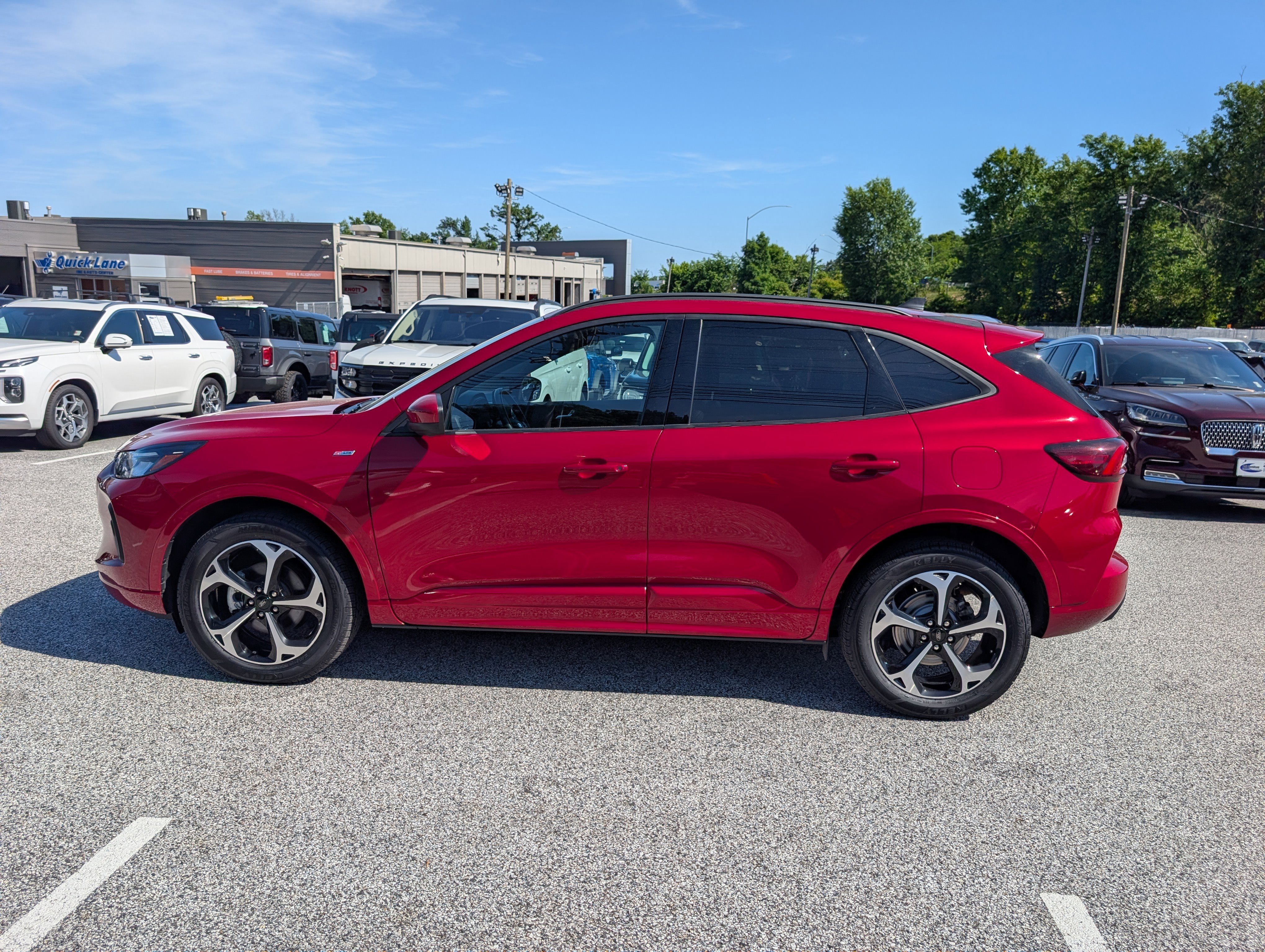 Certified 2023 Ford Escape ST-Line Select w/ Tech Pack #2 AWD/4WD image 3