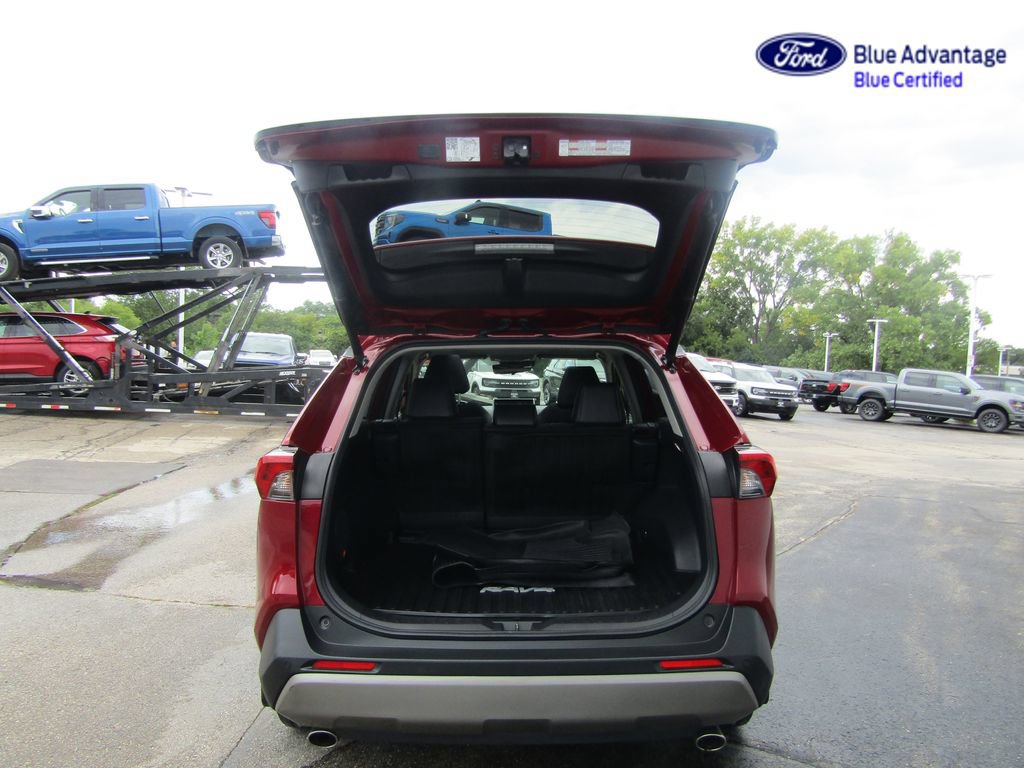 Used 2022 Toyota RAV4 Limited AWD/4WD image 10