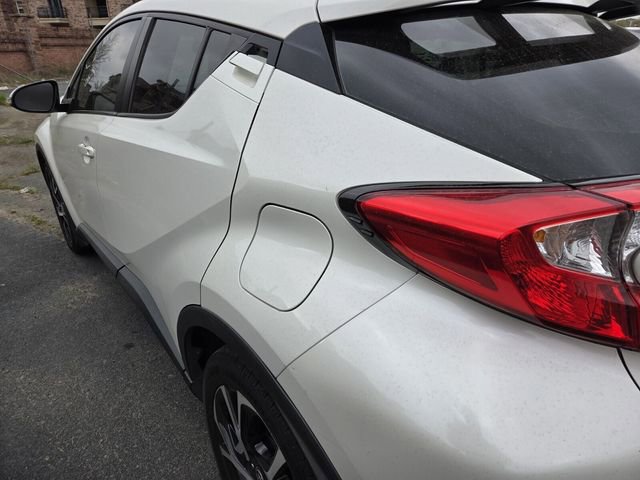 Used 2018 Toyota C-HR XLE image 6